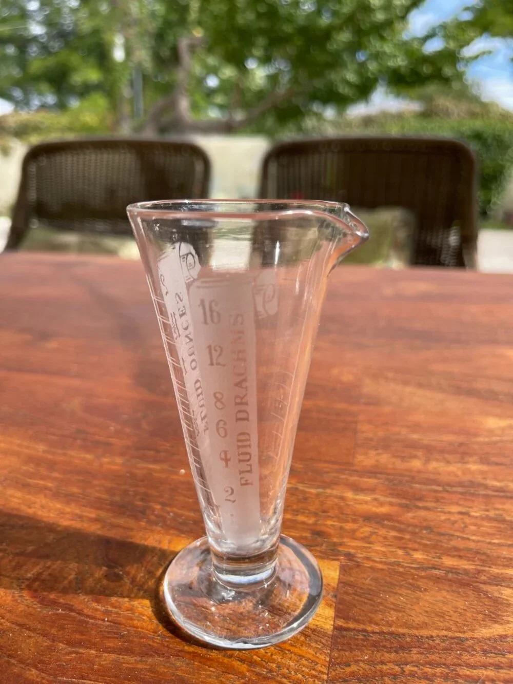 This vintage Fiesta tumbler is a must-have for any collector. With a capacity of